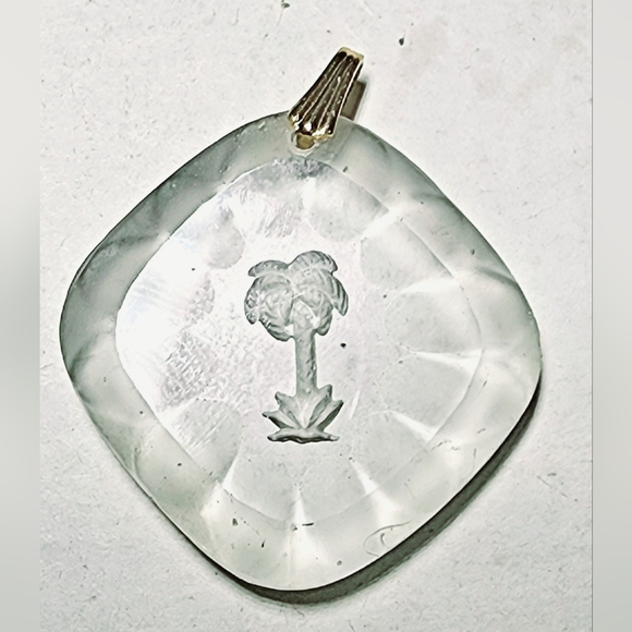 Caribbean palm tree in clear glass pendant for necklace #islandboy #palmtree - Picture 2 of 5